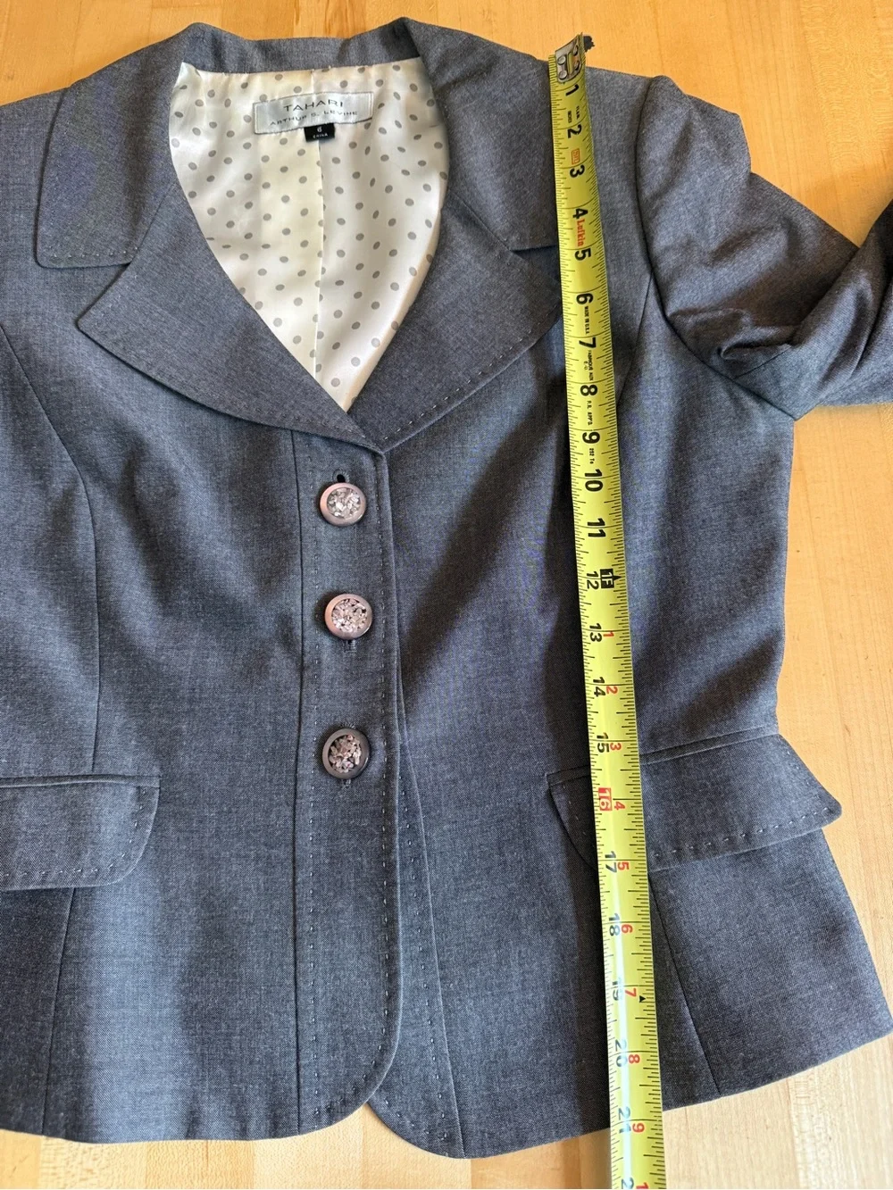 Tahari Retro Style 2- Piece Skirt Suit Gray w/ Pleated Skirt size 6